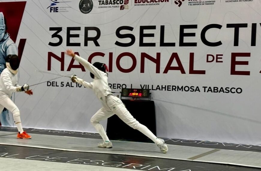 María Fernanda Rosas de Colegio Vizcaya Triunfa en Esgrima